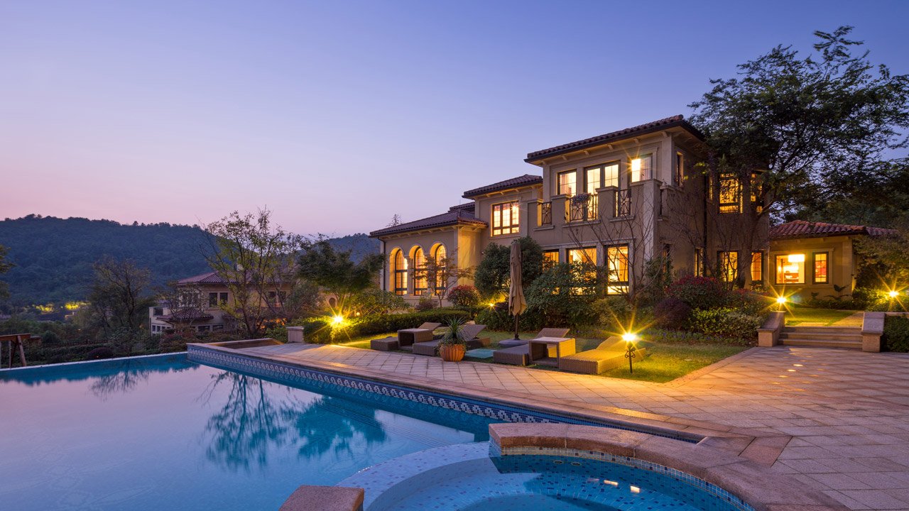 Villa on Grand Avenue