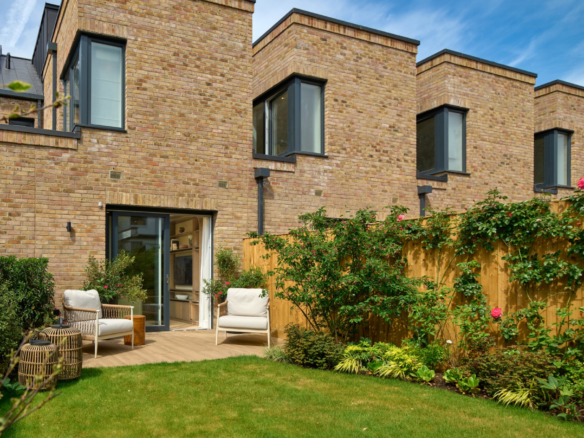 Twickenham Green | 4 Bedroom Mews House for Sale, London