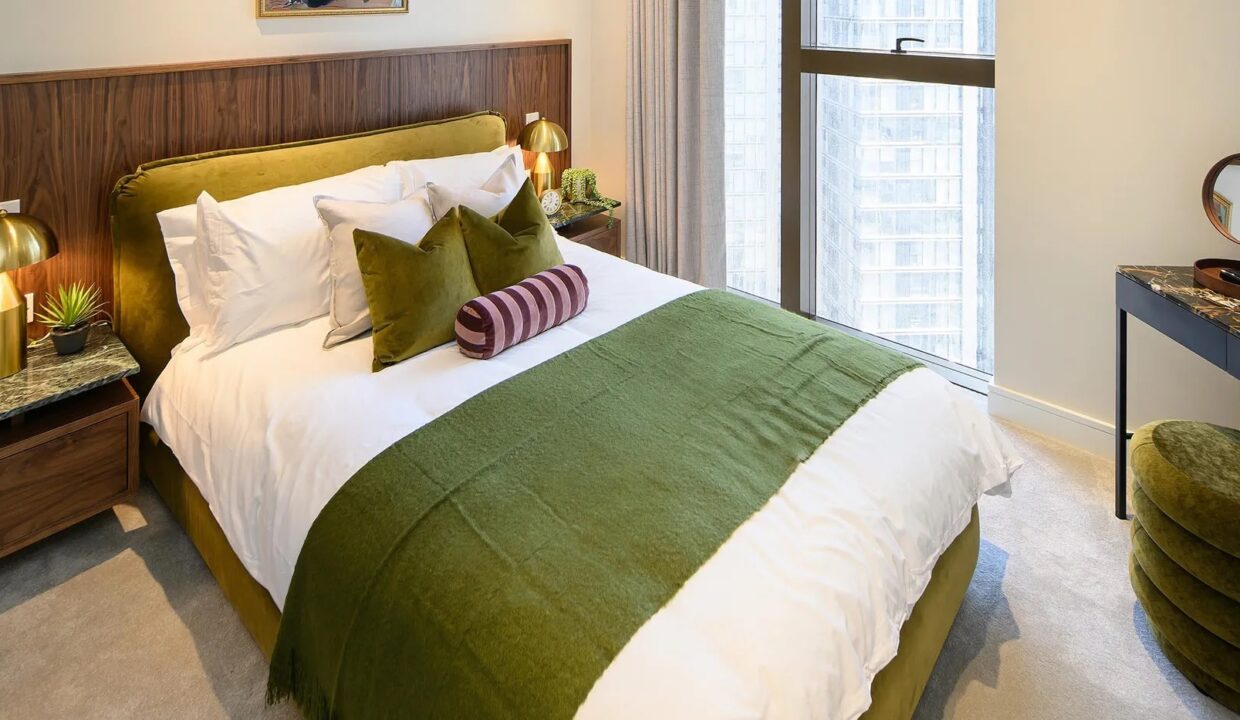 south-quay-plaza_2-bed-showhome_bedroom-1_29-05-2024