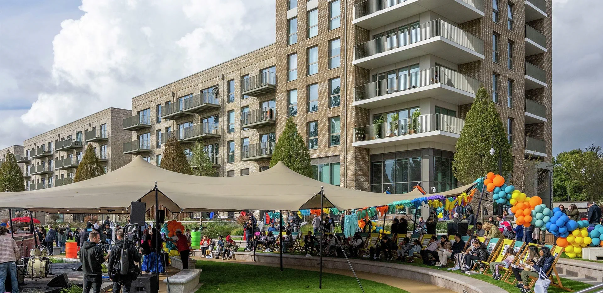 Grand Union | 3 Bedroom Apartment for Sale, London