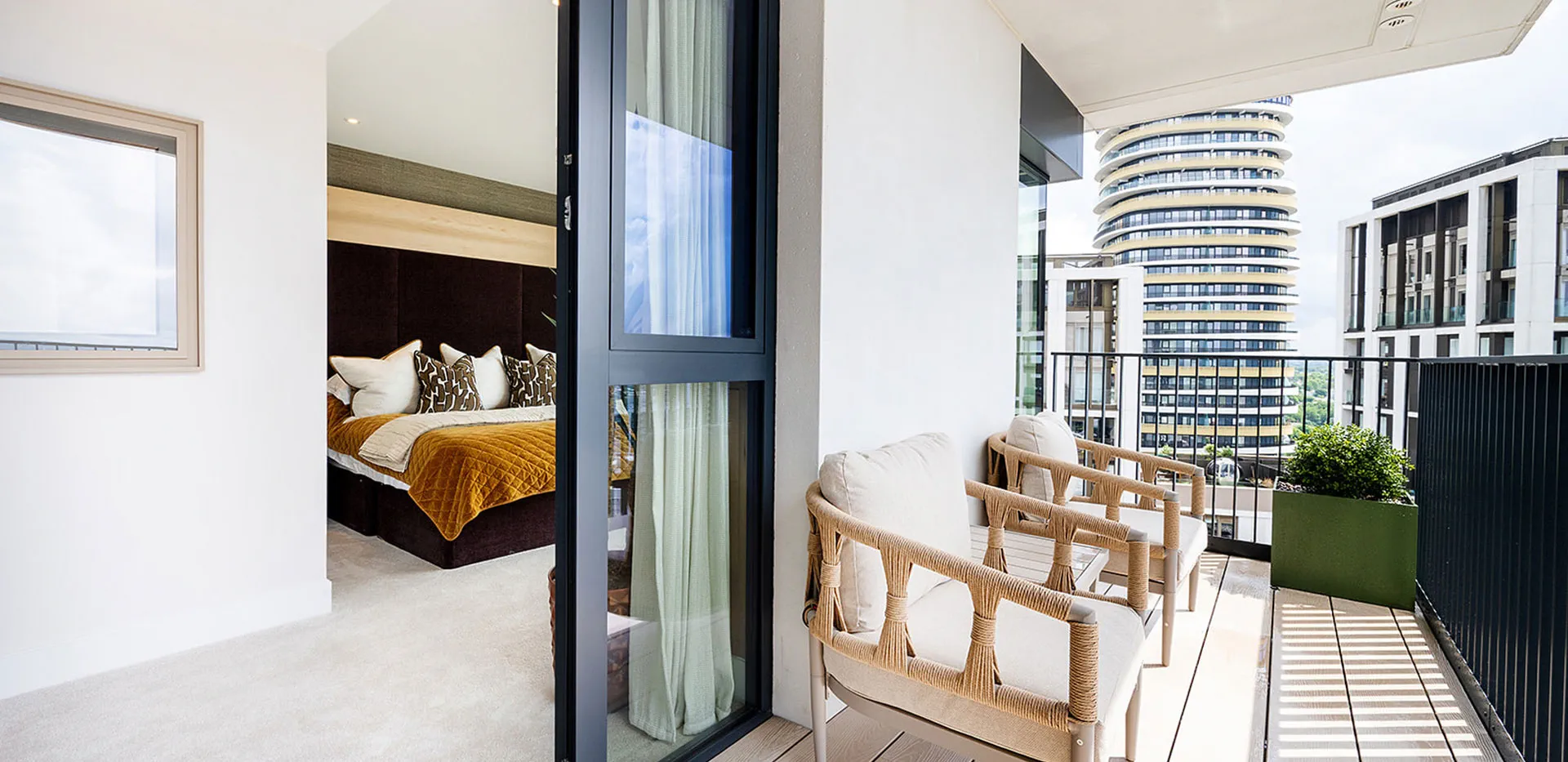 White City Living | 3 Bedroom Apartments for Sale, London